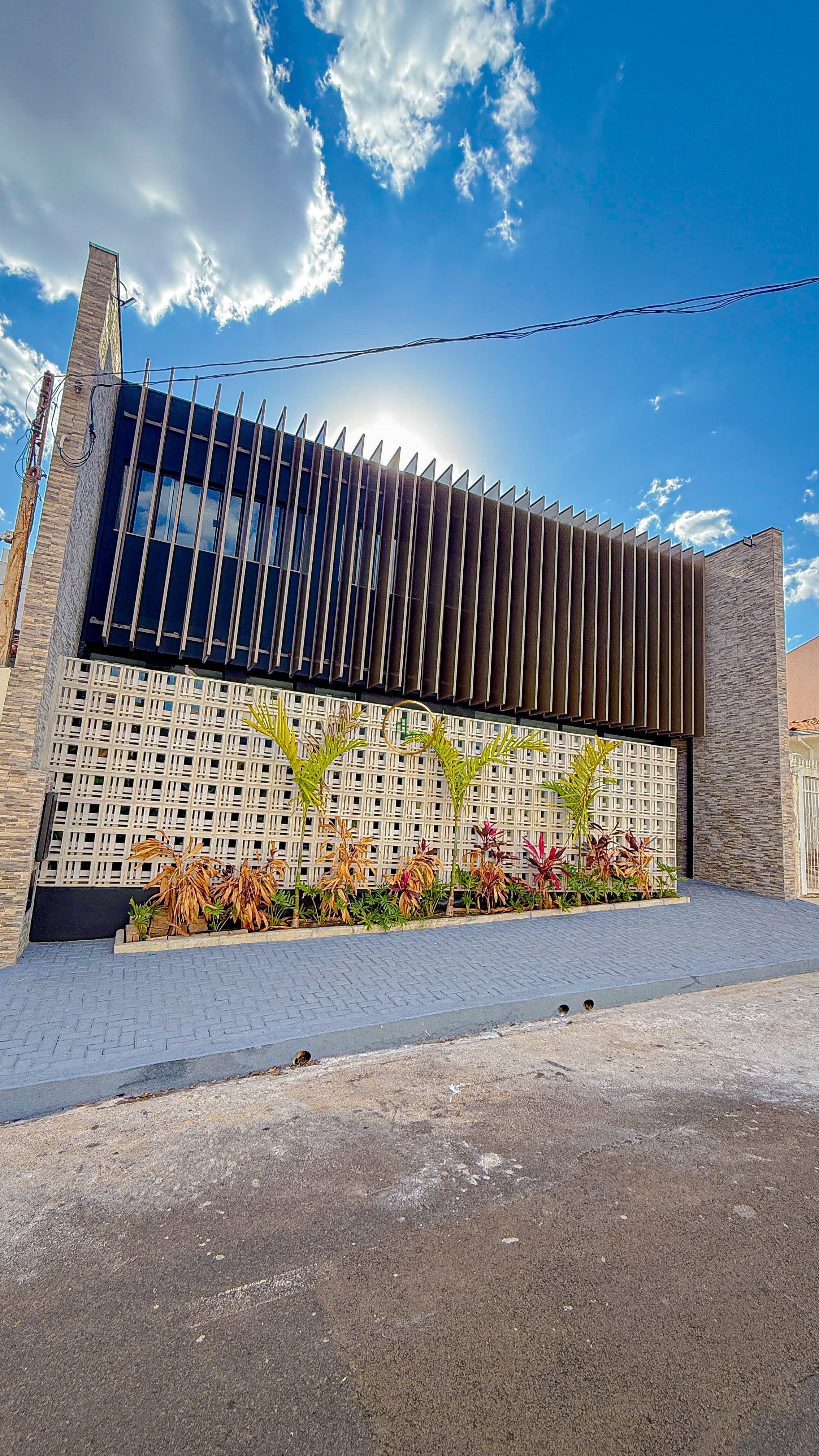 EXCELENTE IMÓVEL COMERCIAL DISPONIVEL PARA LOCAÇÃO EM ÁREA NOBRE DE FRANCA PRÓXIMO A AVENIDA ANTONIO BARBOZA FILHO NO BAIRRO REGINA HELENA