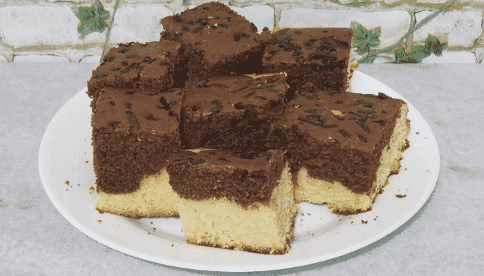 Bolo Mesclado Delicioso de Baunilha com Chocolate