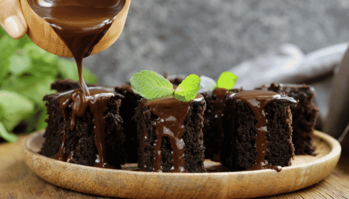 Bolo de Chocolate ao Leite Suculento e Molhadinho