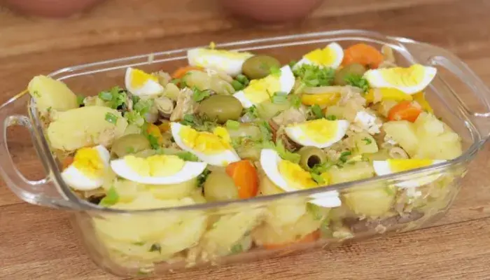 Salada de Bacalhau com Batata  para Fazer em Casa