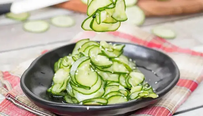 Sunomono a salada de pepino japonês como faz