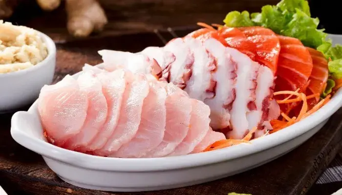 Sashimi de salmão e tilápia mais uma receita oriental