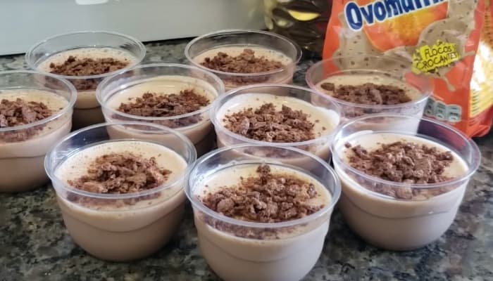 Mousse de ovomaltine fácil e clássico de sobremesa