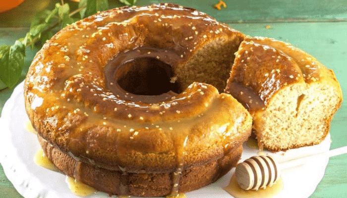 Bolo de mel simples feito no liquidificador amo fazer