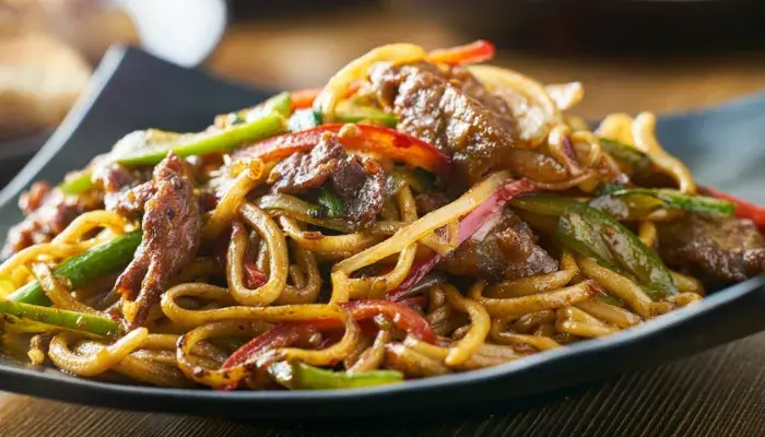 Yakisoba mais um prato oriental para se deliciar hoje