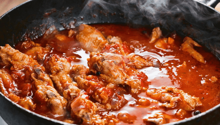 Frango Cozido ao Molho de Tomate Imperdível Faça - Receitas e Cozinha