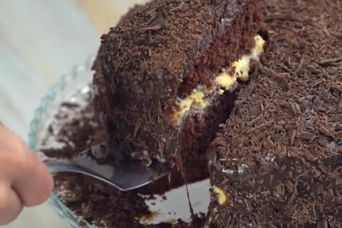 Bolo com Recheio de Maracujá e Chocolate para Lamber os Dedos