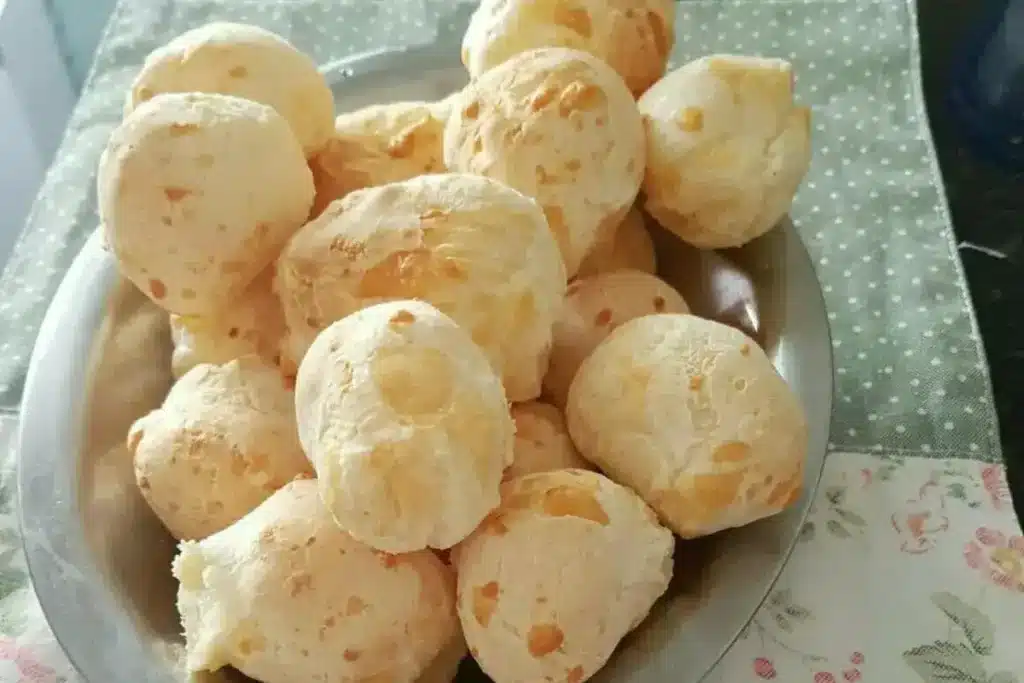 Pão de Queijo com Creme de Leite com Apenas 3 Ingredientes - Receitas e Cozinha