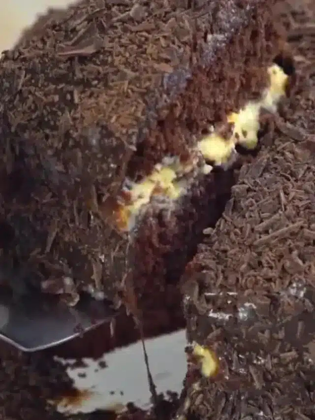 Bolo com Recheio de Maracujá e Chocolate para Lamber os Dedos