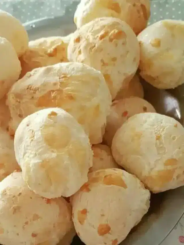 Pão de Queijo com Creme de Leite com Apenas 3 Ingredientes