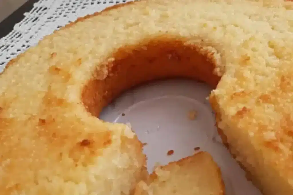 Bolo de Tapioca Tradicional e Super Saboroso Adoramos Aqui - Receitas e Cozinha