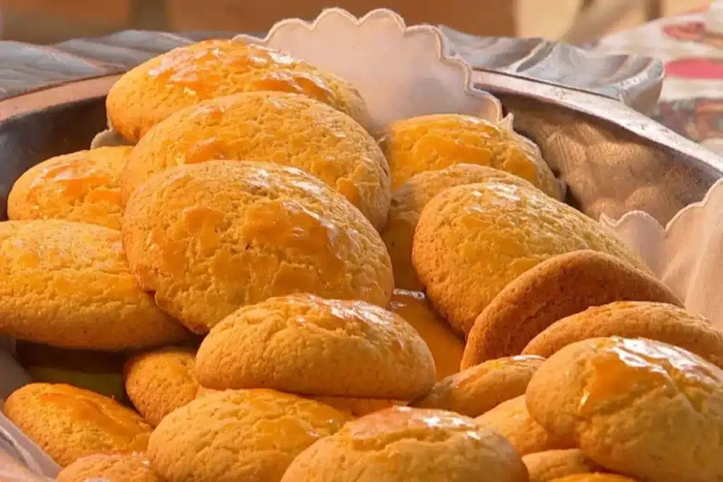 Broa de Fubá com Erva Doce Super Tradicional e Saborosa