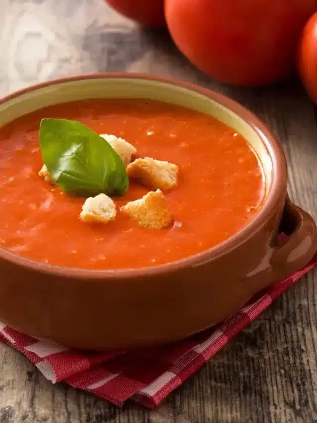 Sopa de Tomate que Vai Aquecer o Seu Paladar