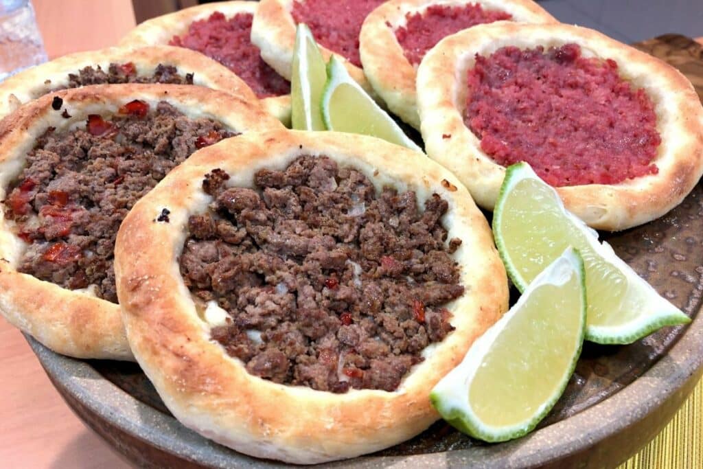 Receita de Esfiha Aberta Caseira Prepare essa Maravilha do Habibs - Receitas e Cozinha