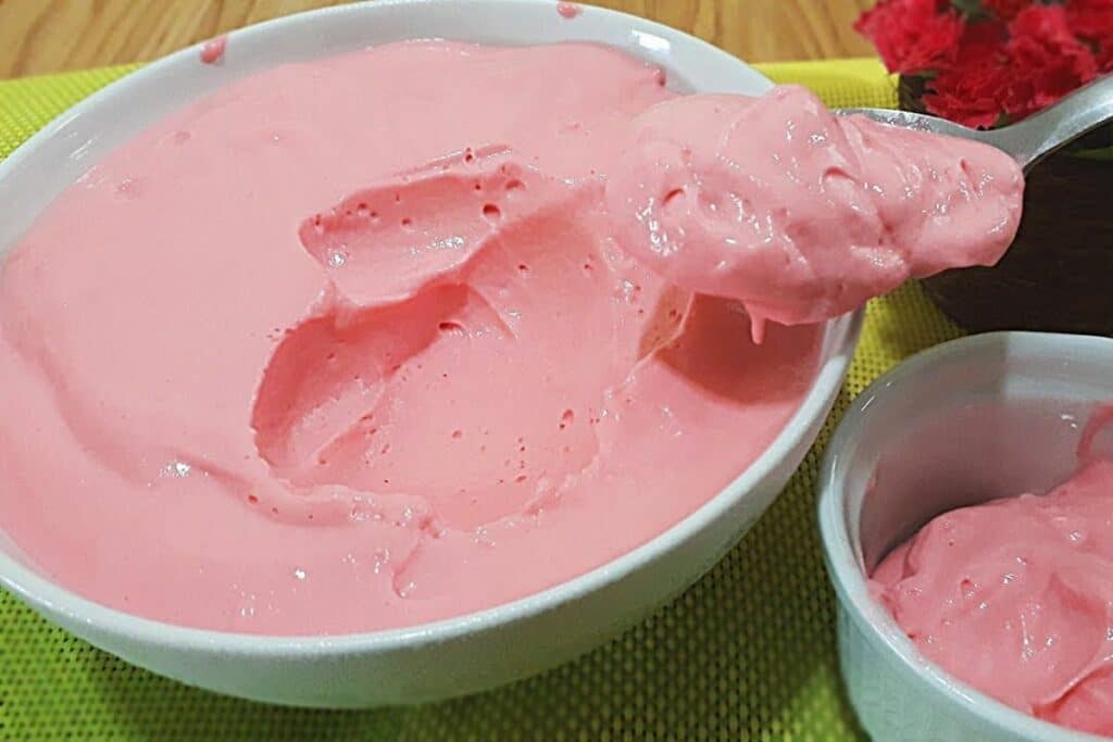 Receita de Mousse de Morango com Tang Tão Simples Quanto Delicioso - Receitas e Cozinha