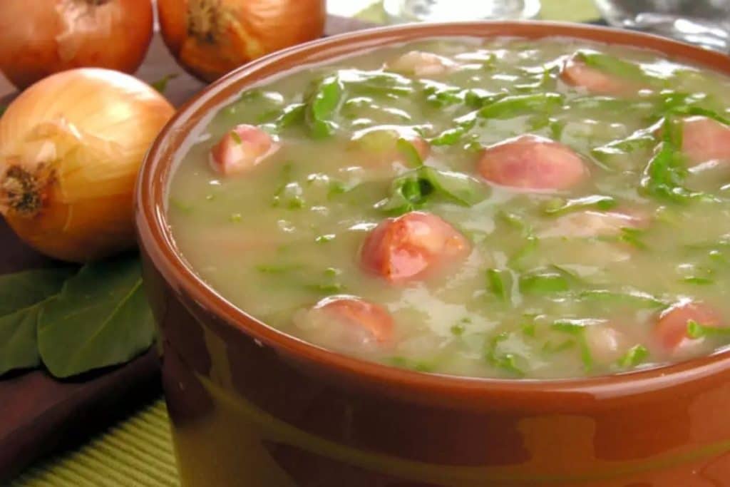 Caldo Verde com Batata uma Joia Lusitana na sua Mesa - Receitas e Cozinha