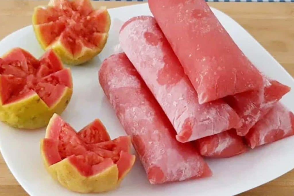 Geladinho de Goiaba com Iogurte a Refrescância Tropical - Receitas e Cozinha