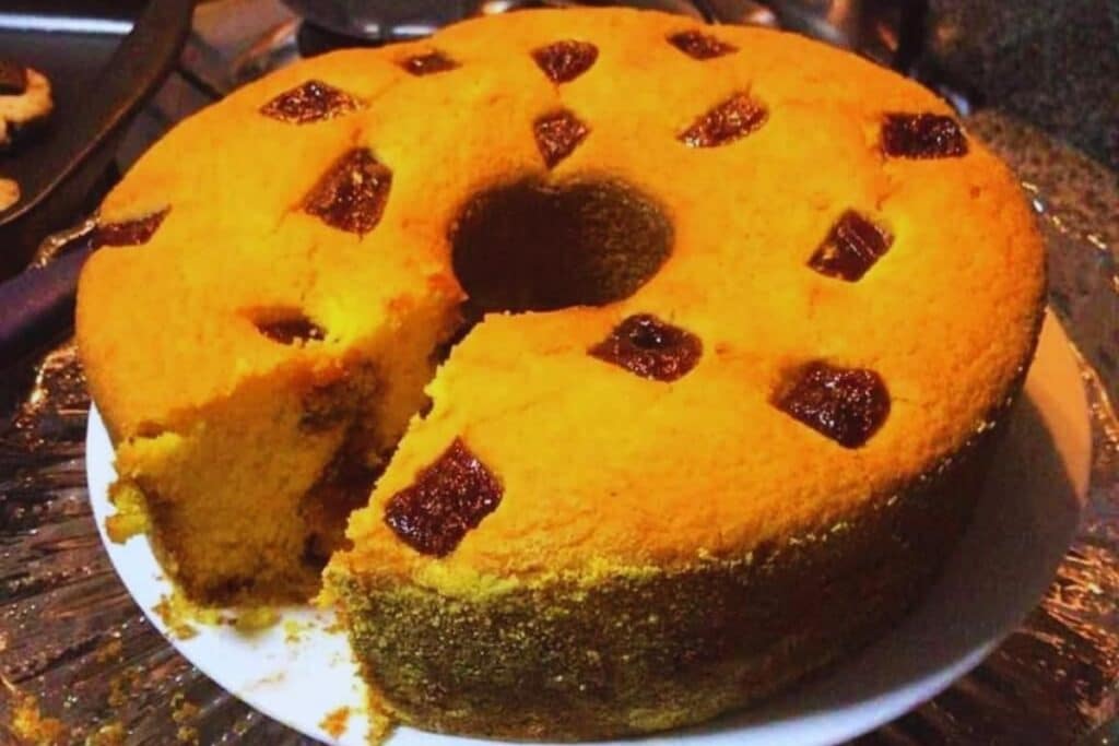 Bolo de Fubá com Goiabada Fofinho a Melhor Receita - Receitas e Cozinha