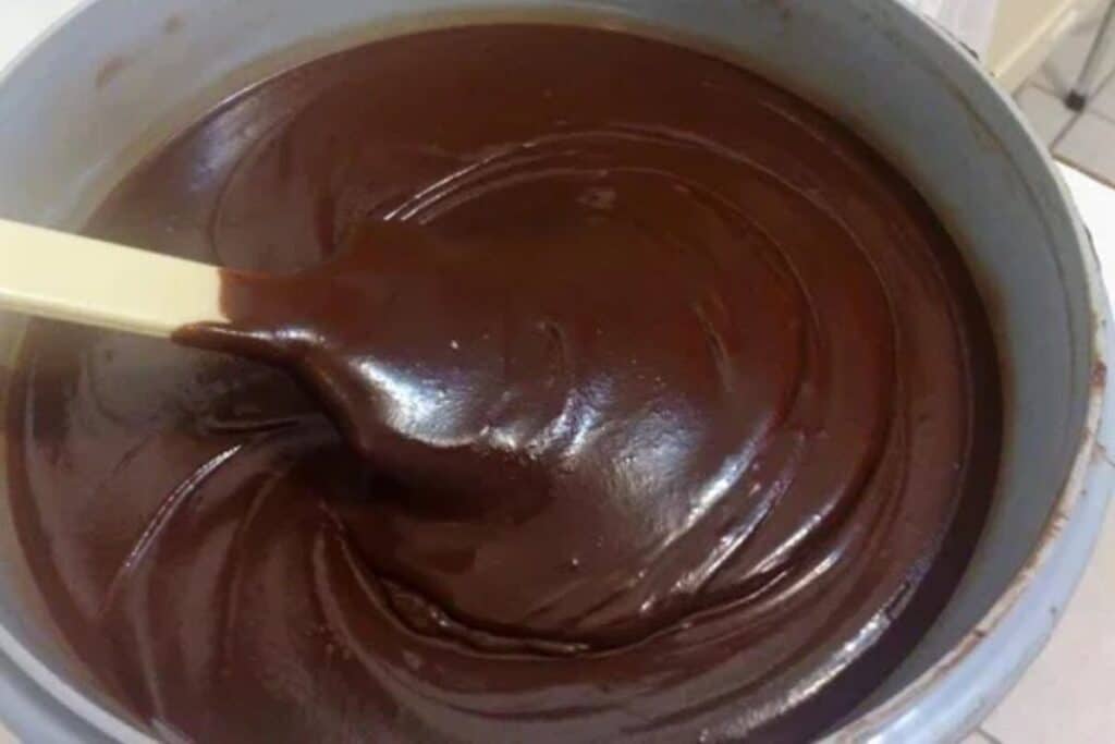 Brigadeiro de Panela Sobremesa Rápida que Todos Amam - Receitas e Cozinha