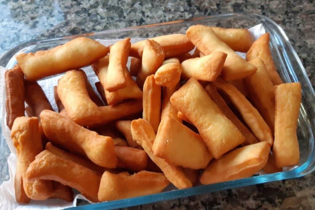 Massa de Pão Frita Delícia Crocante Você Vai Amar - Receitas e Cozinha