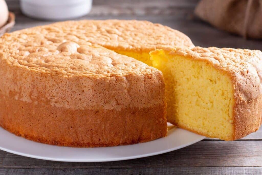 Bolo de Micaroondas Fofinho para um Lanche Rápido - Receitas e Cozinha