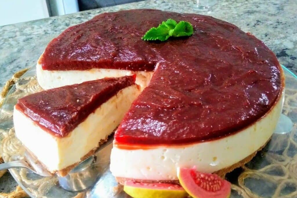 Cheesecake de Queijo com Goiabada Feita para Conquistar - Receitas e Cozinha